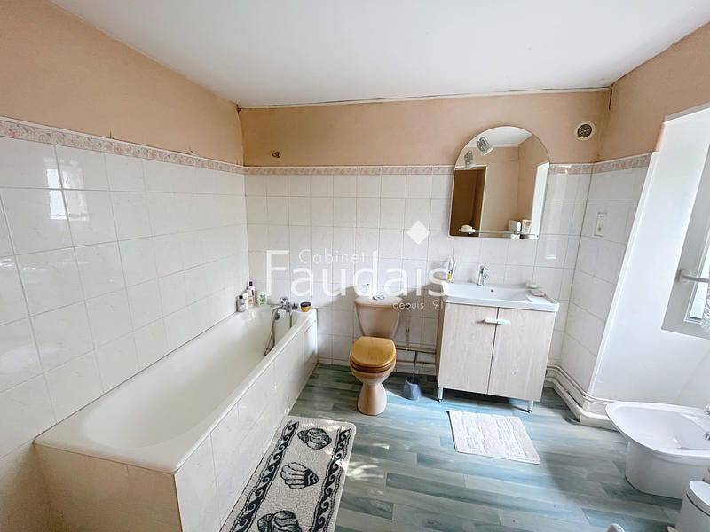 Maison - 128 m² - 8 pièces