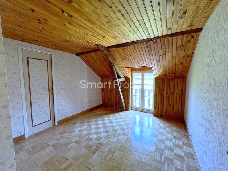 Maison - 251 m² - 7 pièces