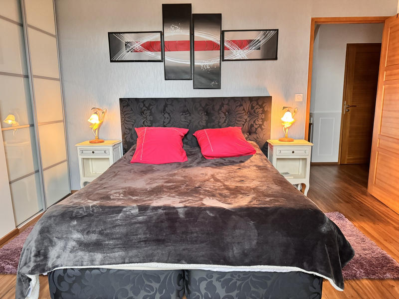 Maison - 320 m² - 9 pièces