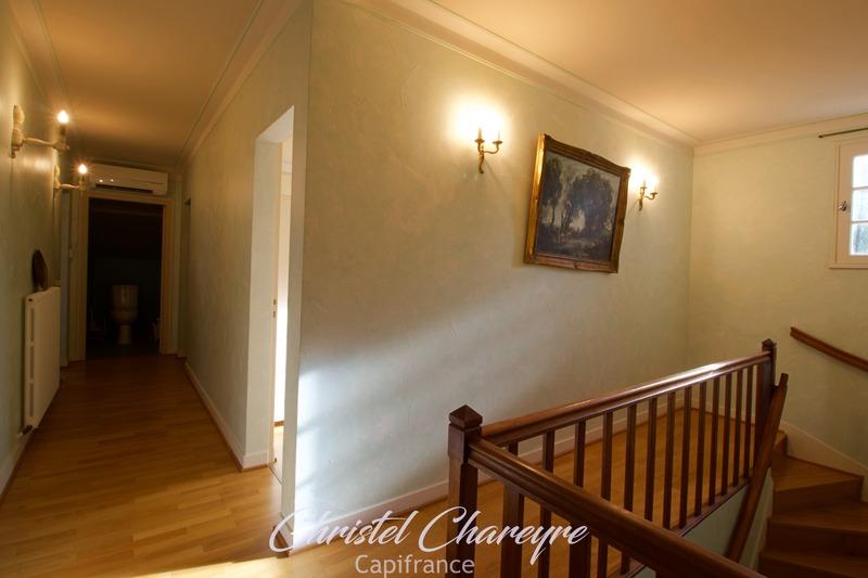 Maison - 196 m² - 8 pièces