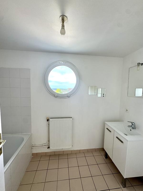 Maison traditionnelle - 108 m² - 6 pièces