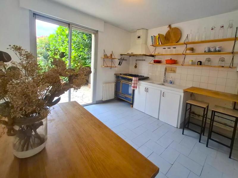 Maison - 212 m² - 9 pièces