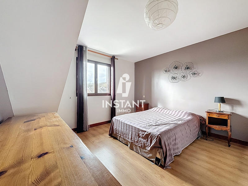 Maison - 142 m² - 8 pièces