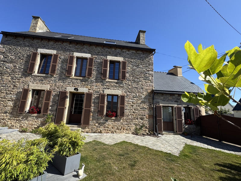 Maison - 180 m² - 7 pièces