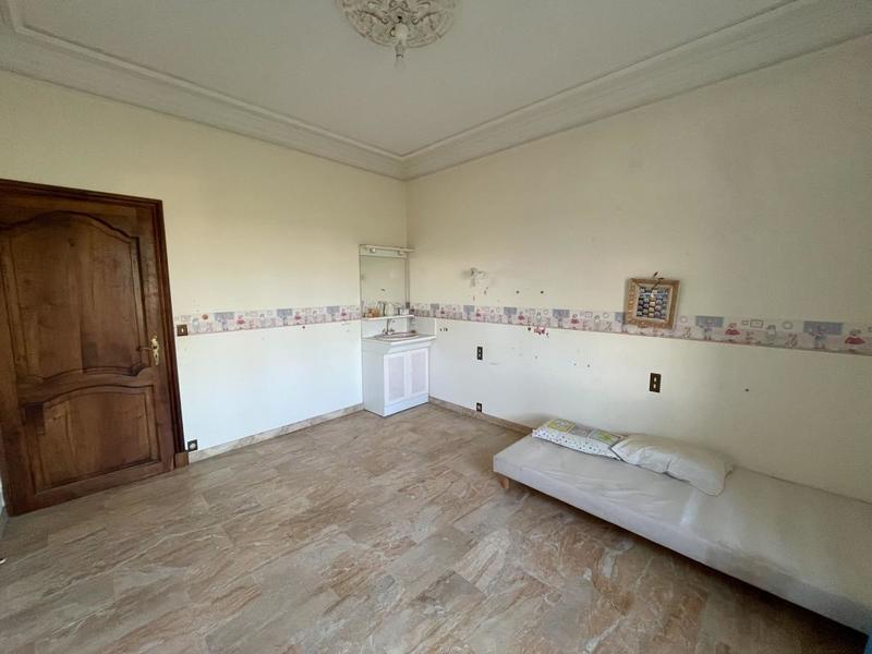 Mas - 261 m² - 6 pièces