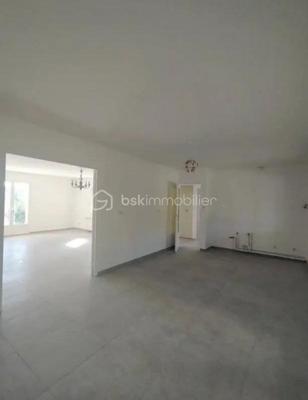 Maison - 143 m² - 5 pièces