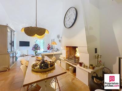 Maison - 163 m² - 8 pièces