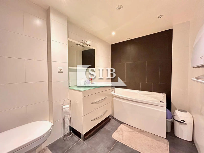 Maison traditionnelle - 112 m² - 6 pièces