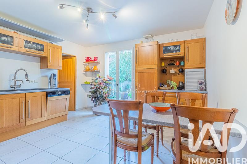 Maison - 185 m² - 10 pièces