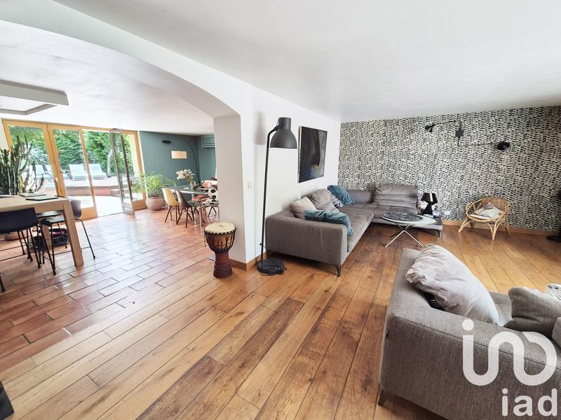 Maison - 203 m² - 7 pièces