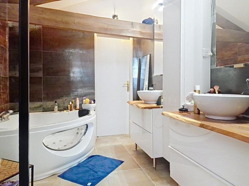 Maison - 467 m² - 13 pièces