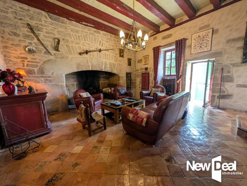 Propriété - 230 m² - 10 pièces