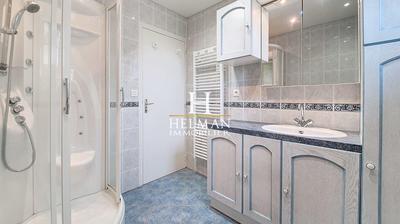 Maison - 170 m² - 9 pièces