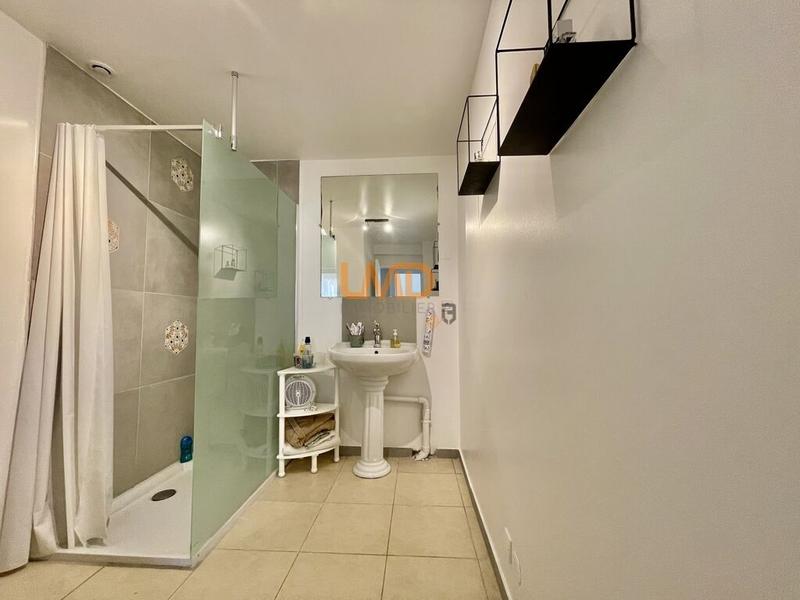 Maison - 230 m² - 10 pièces