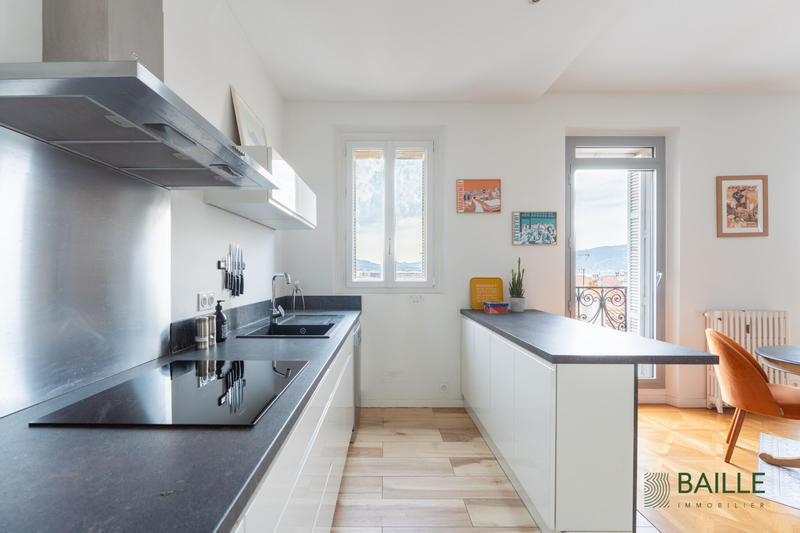 Appartement - 164 m² - 5 pièces