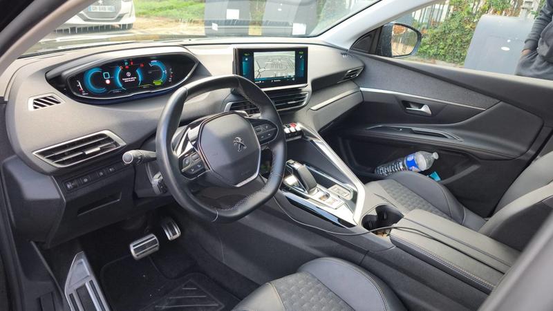 Peugeot 3008 2 1.6 Thp 225 Hybrid e-Eat8 Roadtrip
