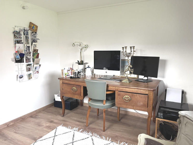 Maison traditionnelle - 200 m² - 8 pièces