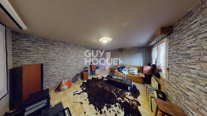 Maison - 200 m² - 9 pièces