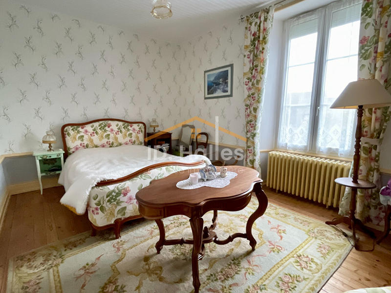 Maison - 226 m² - 8 pièces