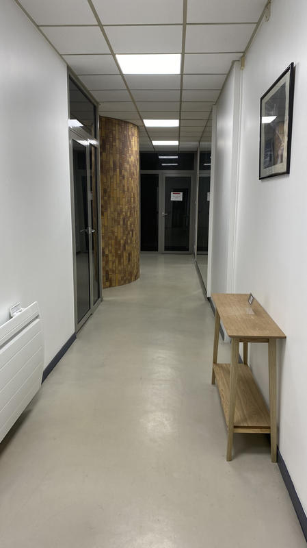 Local commercial - 147 m² - 6 pièces