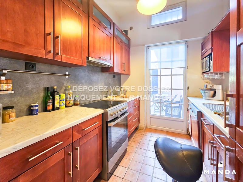 Chambre - 12 m² - 5 pièces