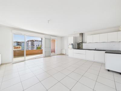 Appartement - 79 m² - 4 pièces