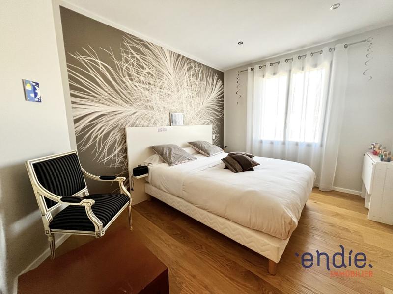 Maison - 185 m² - 6 pièces