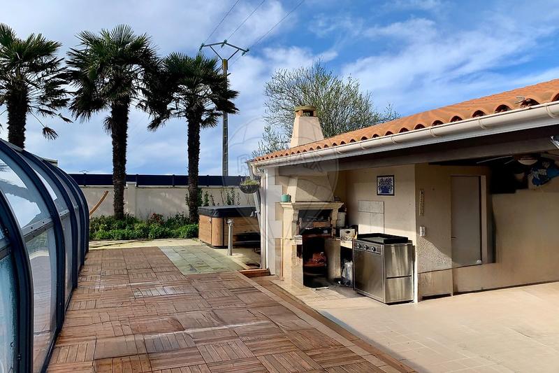 Villa - 218 m² - 7 pièces