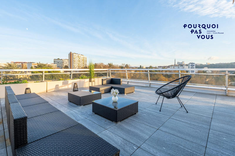 Appartement - 200 m² - 6 pièces