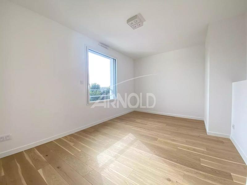 Appartement - 98 m² - 5 pièces