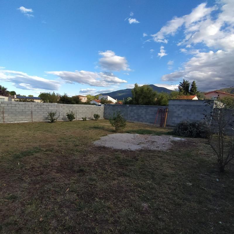 Terrain constructible - 303 m²