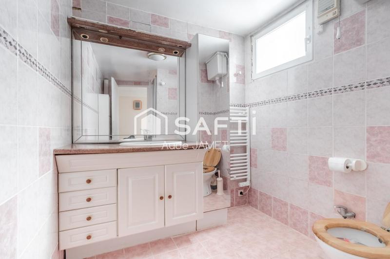 Maison - 228 m² - 8 pièces