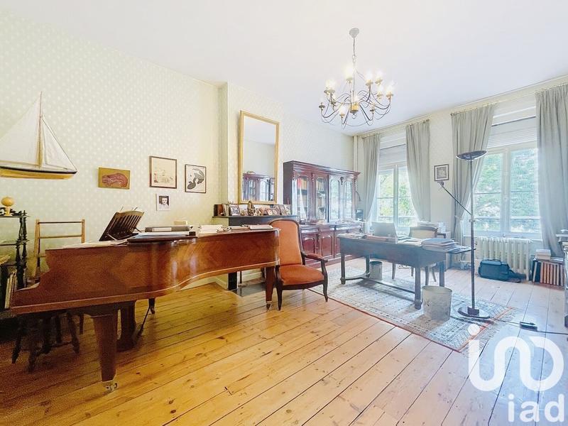 Maison - 312 m² - 9 pièces