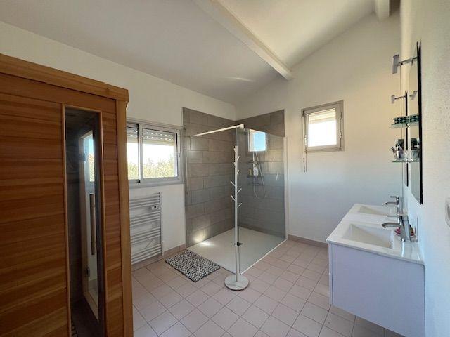 Villa - 137 m² - 5 pièces