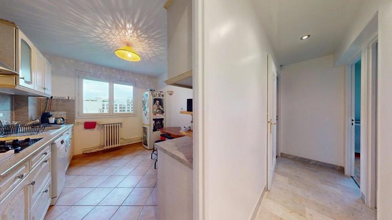 Appartement - 100 m² - 5 pièces