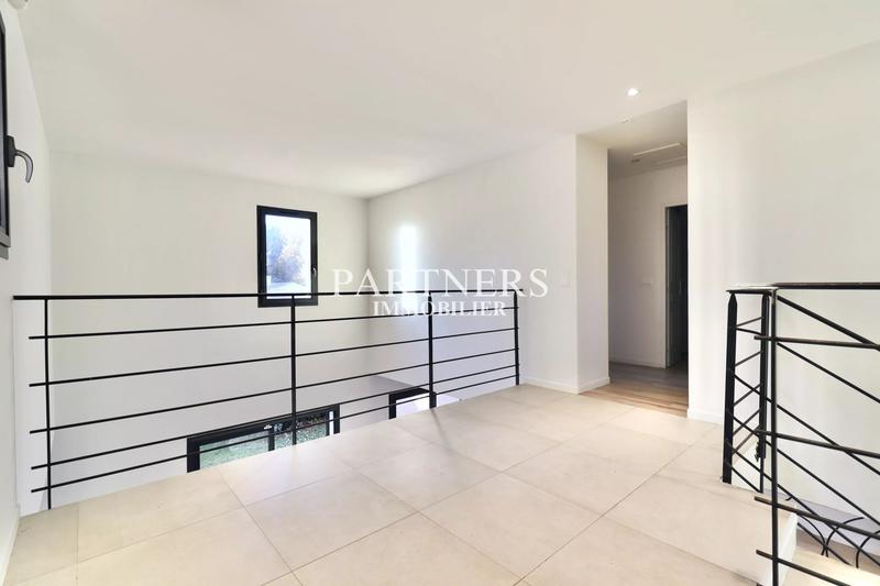 Maison - 182 m² - 5 pièces