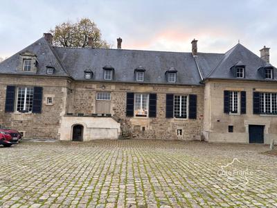 Maison - 278 m² - 14 pièces