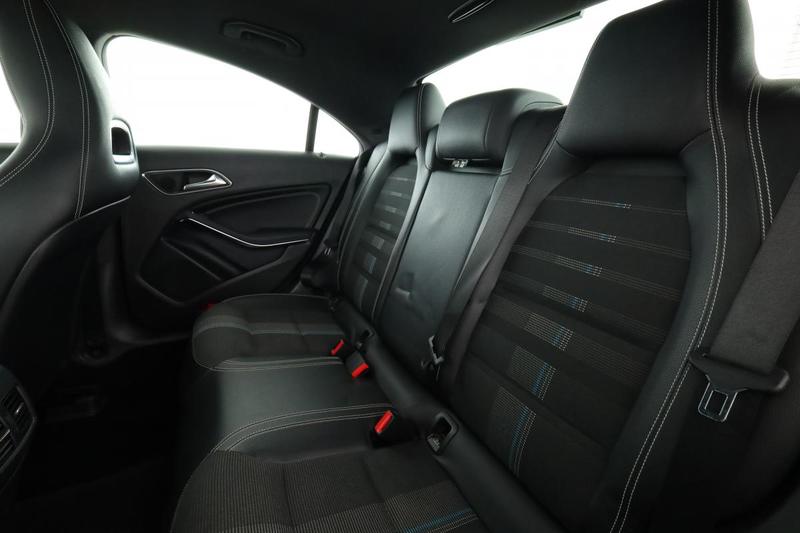 Mercedes Cla 180 Sensation 7g-Dct 122 ch