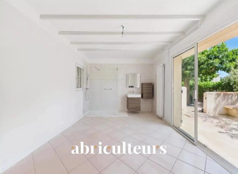 Maison - 94 m² - 5 pièces