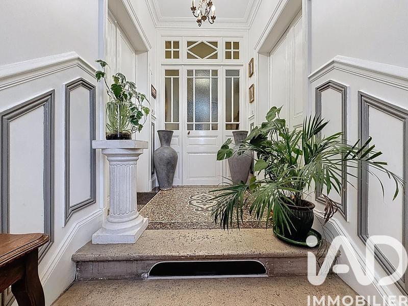 Maison de ville - 220 m² - 10 pièces