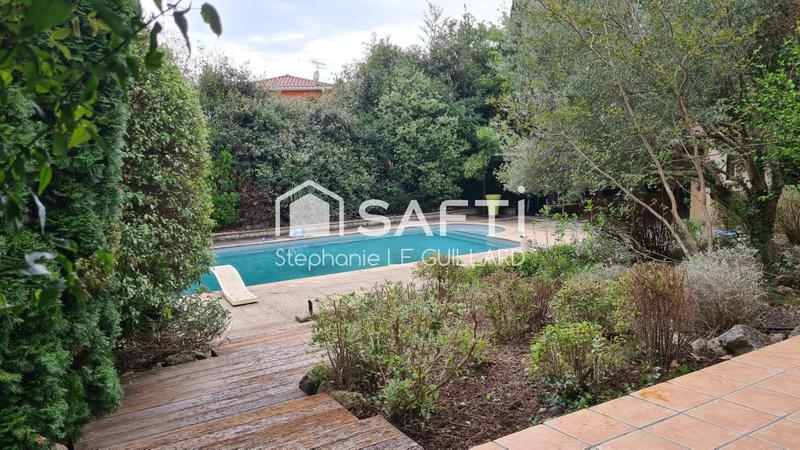 Villa - 348 m² - 6 pièces