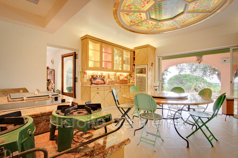 Demeure - 350 m² - 8 pièces