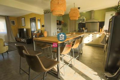 Maison - 121 m² - 7 pièces