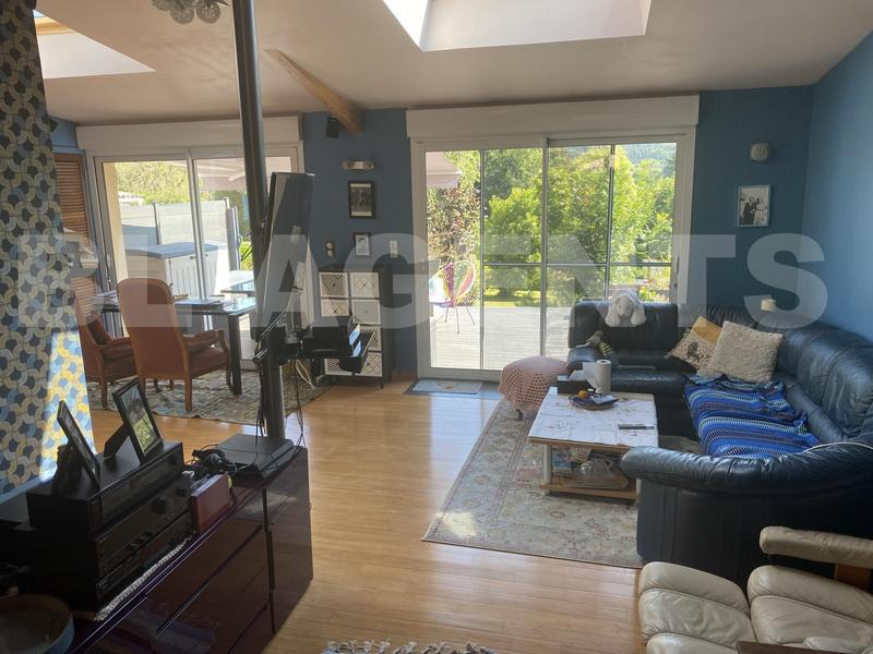 Maison - 92 m² - 5 pièces