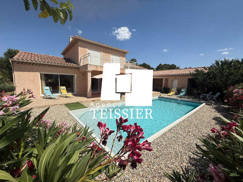 Villa - 151 m² - 6 pièces