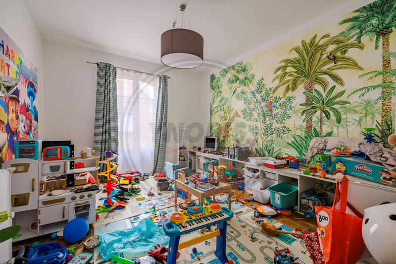 Maison - 351 m² - 13 pièces