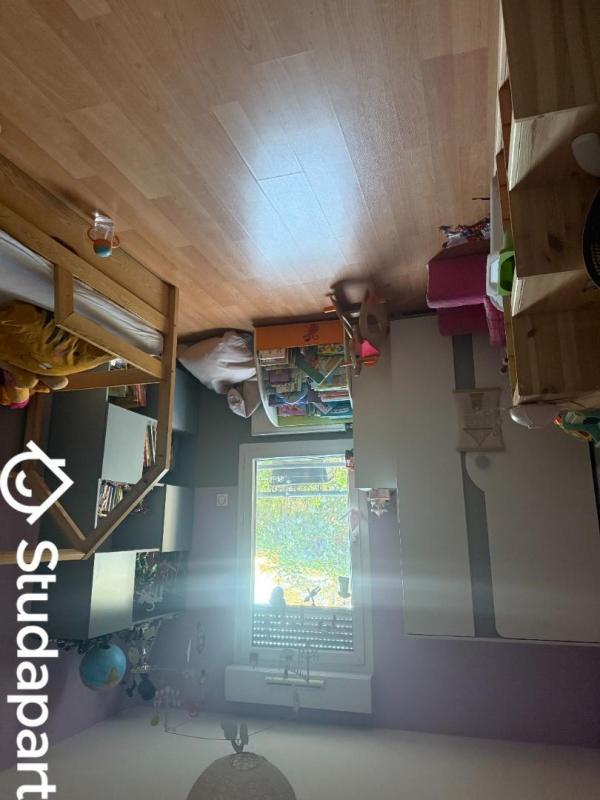 Chambre - 12 m² - 1 pièce