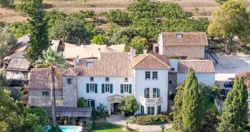 Bastide - 650 m² - 15 pièces