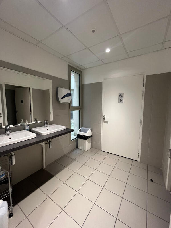 Bureau - 97 m² - 5 pièces