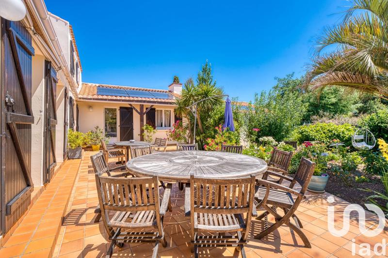 Maison - 232 m² - 10 pièces